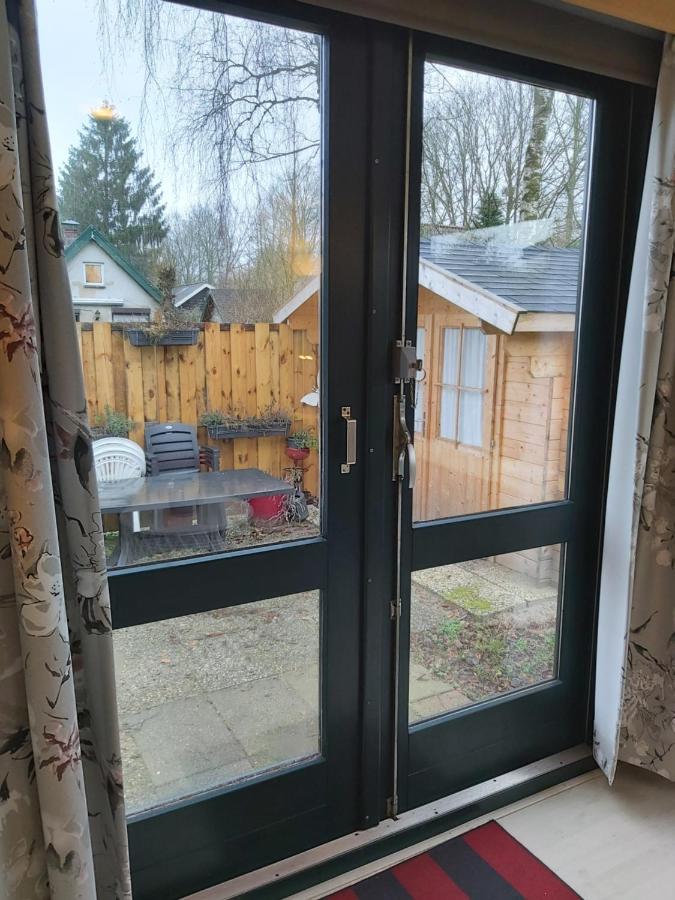Comfortabel En Gezellig Familie Chalet Tot 6 Personen Op De Veluwe Bungalowpark De Kern Putten Exterior foto