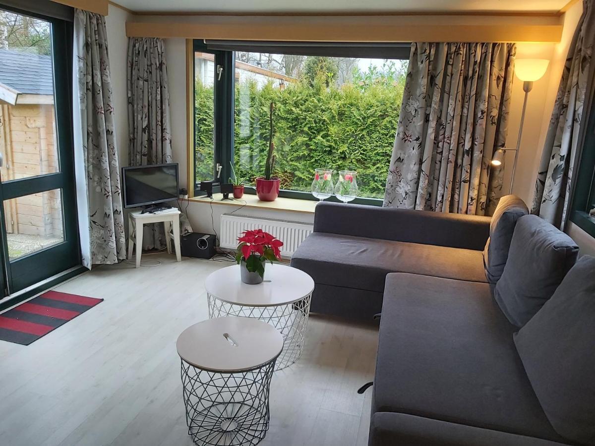 Comfortabel En Gezellig Familie Chalet Tot 6 Personen Op De Veluwe Bungalowpark De Kern Putten Exterior foto