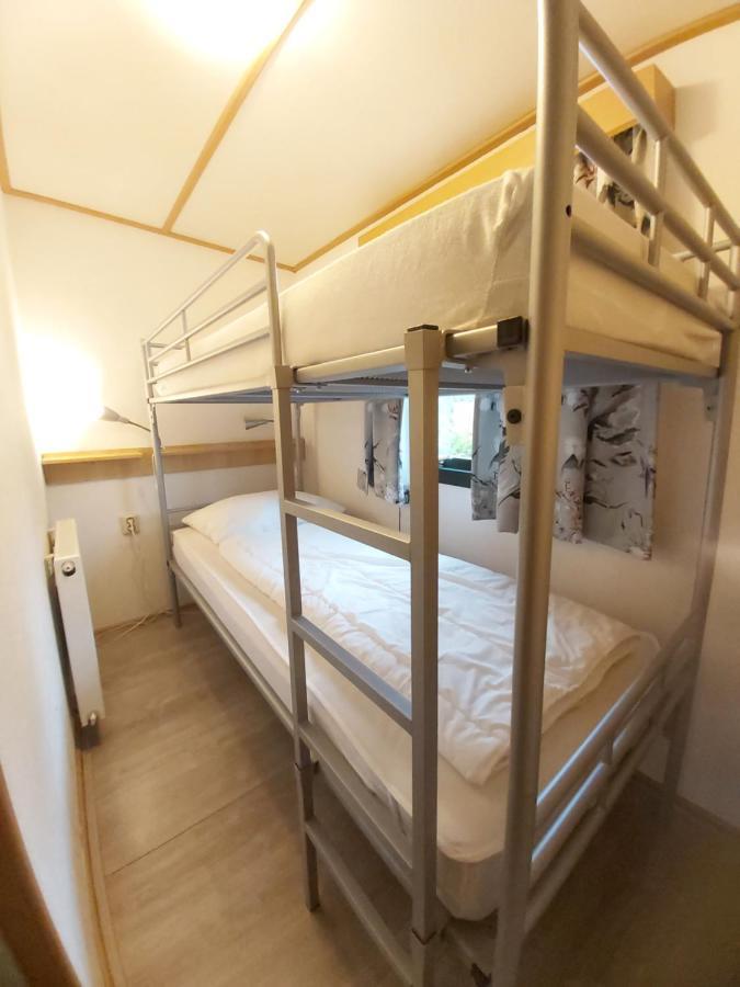 Comfortabel En Gezellig Familie Chalet Tot 6 Personen Op De Veluwe Bungalowpark De Kern Putten Exterior foto