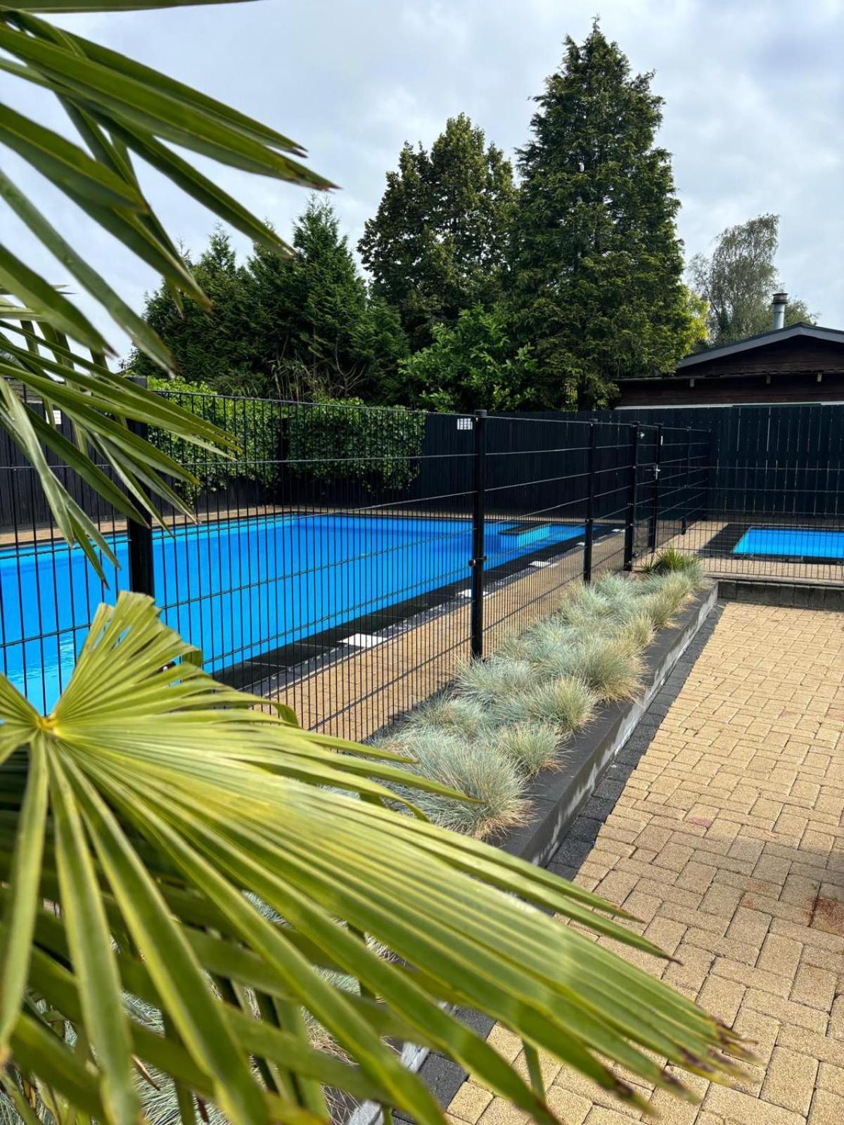 Comfortabel En Gezellig Familie Chalet Tot 6 Personen Op De Veluwe Bungalowpark De Kern Putten Exterior foto